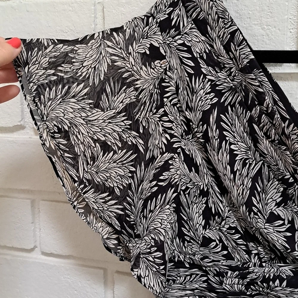 Adrianna Papell Black/White Ruffled Ruched Formal Dress. Size 14 Petite - Picture 3 of 11